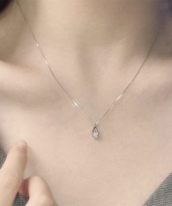 Water Drop Choker Necklace for Women - Niche Design, Everyday Style, Light Luxury Clavicle Chain, High-End Feel