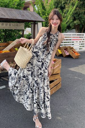 Watercolor Print Halter Neck Dress for Women, 2025 Summer French High-End Style, Flattering Beach Vacation Dress, Trendy Summer Fashion