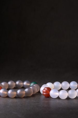 White Agate Bead Bracelet for Women - Simple Retro Design, Unique Personality Jewelry, Niche Fashion Accessory