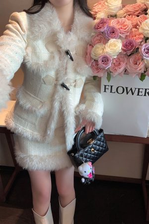 White Boucle Woolen Coat and Short Skirt Two-Piece Set for Women - Chic Layered Look, Perfect for Fall and Winter Fashion