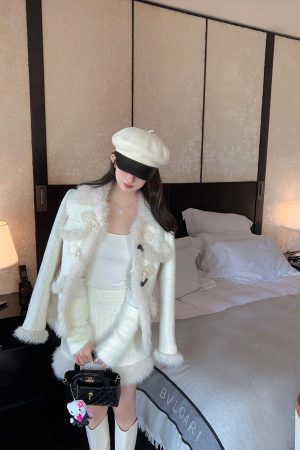 White Boucle Woolen Coat and Short Skirt Two-Piece Set for Women - Chic Layered Look, Perfect for Fall and Winter Fashion