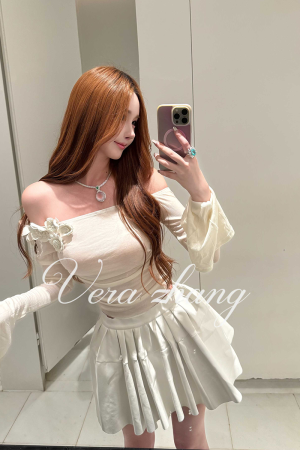White Camellia Long Sleeve Slim Fit T-Shirt for Women - 2025 Trendy Puff Skirt Outfit, Perfect for Y2K and Korean Style Looks