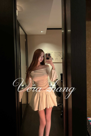 White Camellia Long Sleeve Slim Fit T-Shirt for Women - 2025 Trendy Puff Skirt Outfit, Perfect for Y2K and Korean Style Looks