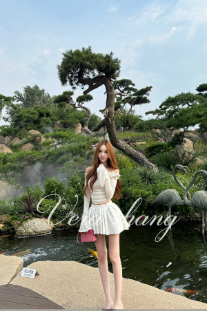 White Camellia Long Sleeve Slim Fit T-Shirt for Women - 2025 Trendy Puff Skirt Outfit, Perfect for Y2K and Korean Style Looks