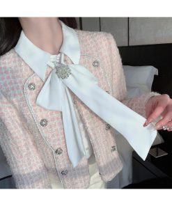 White Chiffon Bell Sleeve Shirt for Women with Bow Tie Design, Long Sleeve Top, Elegant Fashion, Trendy Style