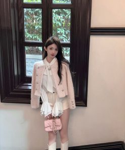 White Chiffon Bell Sleeve Shirt for Women with Bow Tie Design, Long Sleeve Top, Elegant Fashion, Trendy Style