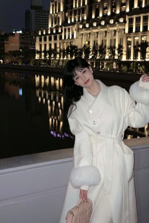 White Double-Sided Wool Coat for Women, Stylish Unique Winter Coat with Fox Fur Trim, Perfect for Petite Fashion Lovers