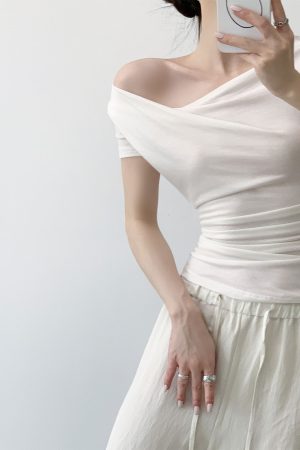 White Flared Collar Short Sleeve Wool T-Shirt for Women - 2025 Summer Slim Fit Top, Chic Designer Style, Fashion Essential
