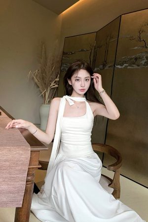 White Halter Neck Dress for Women - French-Style, Waist-Cinching, Slim Fit, Summer Fashion Essential
