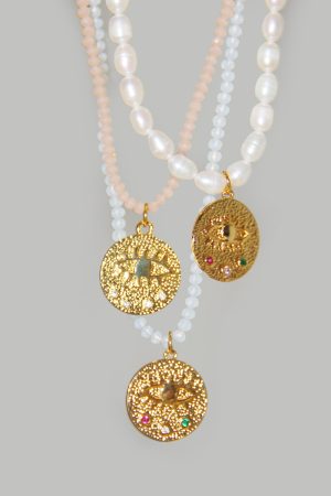White Layered French Retro Freshwater Pearl Necklace with Evil Eye and Gold Coin Detail - Trendy He-style Design