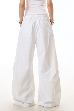 White Pleated Wide-Leg Pants for Women - Trendy Curved Blade Design, Casual Cleanfit Style, Versatile Everyday Fashion