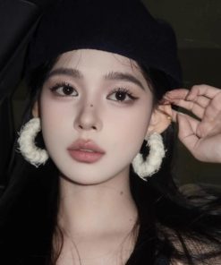 White Plush Circular Earrings - Korean Style High-End Minimalist Ear Hoops for Women - Perfect for Round Faces - Autumn/Winter Fashion