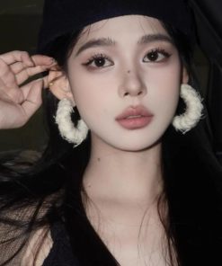 White Plush Circular Earrings - Korean Style High-End Minimalist Ear Hoops for Women - Perfect for Round Faces - Autumn/Winter Fashion
