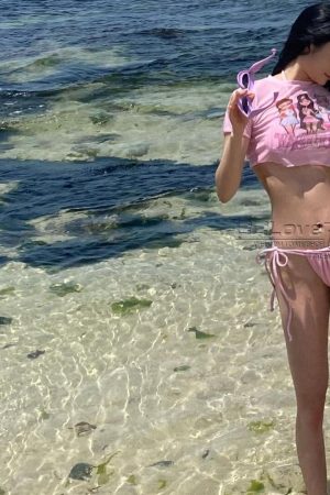 White Print Triangle Bikini Set - Three-Piece Swimsuit with Short Sleeves - Sexy Round Neck Design - Perfect for Summer Beach Looks