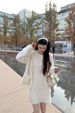 White Sleeveless A-Line Knitted Dress for Women, Elegant Autumn/Winter Fashion, Warm Heidi Design, Chic Casual Style