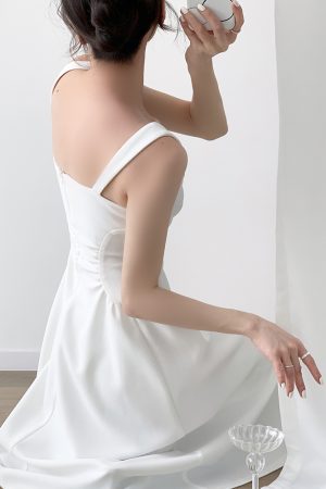 White Spaghetti Strap Dress 2025, Square Neck French Style, Waist-Defined, Niche Wedding Dress for Women, Elegant Bridal Fashion