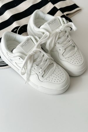 White Thick-Soled Sneakers for Spring 2025 - Versatile Casual Board Shoes for Students - Trendy Niche Design