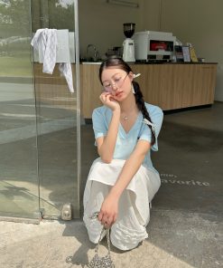 White V-Neck Short Sleeve Women's Slim Fit T-Shirt with Sausage Dog Pattern, Casual 90s Style Fashion Top