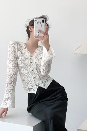 White Velvet Lace High-Quality V-Neck Long Sleeve Shirt for Women - Light Luxury Winter Top
