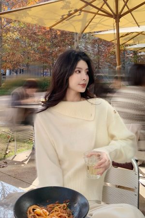 White Wool Knit Pullover Sweater for Women with Old Money Gold Buckle Detail - Elegant Layered Style