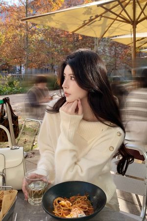 White Wool Knit Pullover Sweater for Women with Old Money Gold Buckle Detail - Elegant Layered Style