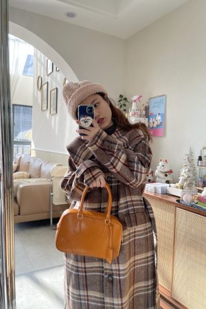 Wide-Brimmed Wool Hat - Face-Slimming Sweet Bean Bowl Hat in Korean Style for Cozy Fashion