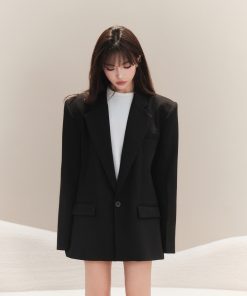 Wide-Shouldered Loose-Fitting Black Suit Jacket for Women - Casual Autumn Blazer, Chic Modern Style