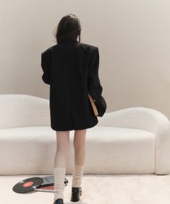Wide-Shouldered Loose-Fitting Black Suit Jacket for Women - Casual Autumn Blazer, Chic Modern Style