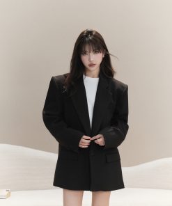 Wide-Shouldered Loose-Fitting Black Suit Jacket for Women - Casual Autumn Blazer, Chic Modern Style