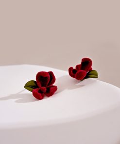 Wine Red Gardenia Flower Stud Earrings – High-End Velvet Design, French Retro & Hong Kong Style Ear Accessories for Autumn/Winter