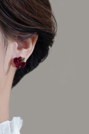 Wine Red Gardenia Flower Stud Earrings â€“ High-End Velvet Design, French Retro & Hong Kong Style Ear Accessories for Autumn/Winter