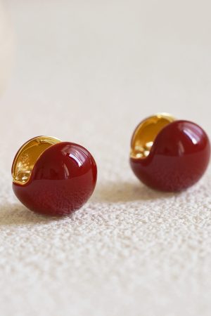 Wine Red Round Ball Earrings - Unique Retro Minimalist Ear Clips for Autumn/Winter 2025 Fashion Accessories