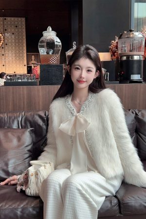 Winter Bowknot White Eco-Friendly Fur Coat Women's Heavy-Duty Soft Knitted Cardigan Sweater for Cozy Chic Style