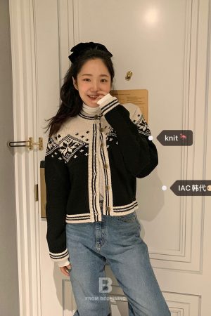 Winter Christmas Snowflake Color Hook Flower Knitted Cardigan in Korean Style