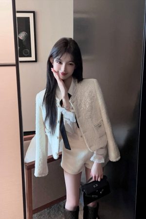 Winter Down Liner 30% Wool Embroidered Elegant Women's Short Wool Overcoat