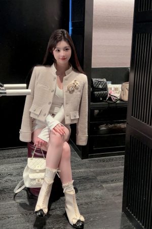 Winter Down Liner Short Woolen Coat for Women with Brooch - Cozy Layering Essential, Perfect for 90s and Y2K Styles