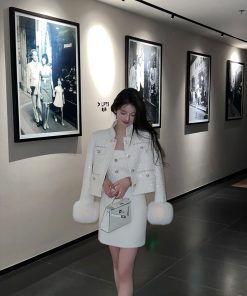 Winter Heavy Industry Sequin White Short Woolen Coat for Women with Thick Down Lining - Y2K Inspired Fashion
