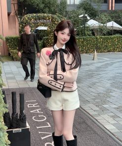 Winter High-Waisted White Woolen Shorts for Women, Thickened Hot Pants, Stylish Outerwear Booty Shorts