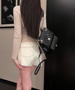 Winter High-Waisted White Woolen Shorts for Women, Thickened Hot Pants, Stylish Outerwear Booty Shorts
