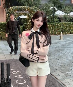 Winter High-Waisted White Woolen Shorts for Women, Thickened Hot Pants, Stylish Outerwear Booty Shorts