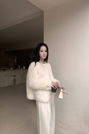 Winter Plush Faux Fur One-Piece Coat for Women - Thick Vintage Imitation Fox Fur, Eco-Friendly, Cozy Outerwear