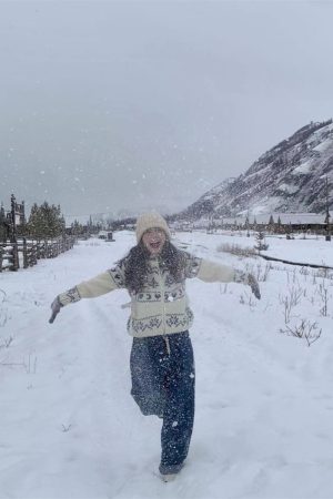 Winter Ski Nordic Retro Fair Isle Christmas Tree Sweater Cardigan for Women - Cozy Loose Knit Holiday Fashion