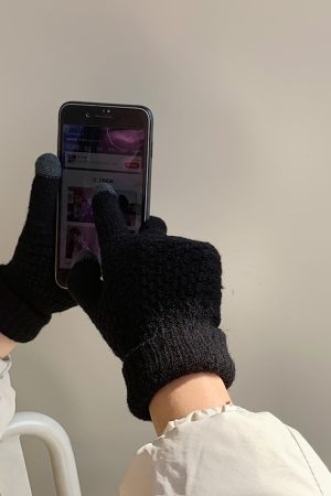 Winter Touchscreen Split-Finger Gloves for Women, Cute Korean-Style Plush Warm Cycling Accessories in Christmas Red