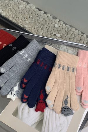 Winter Touchscreen Split-Finger Gloves for Women, Cute Korean-Style Plush Warm Cycling Accessories in Christmas Red
