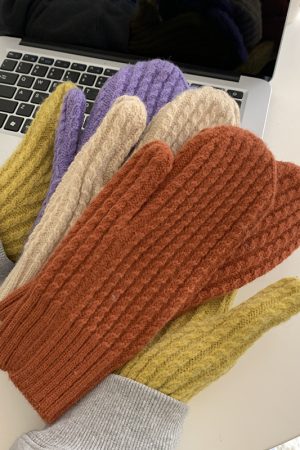 Winter Women's Cute Japanese-Style Fingerless Knitted Cycling Gloves - Warm & Cold-Resistant Fashion Accessory