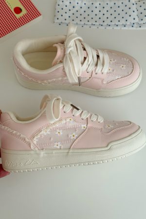 Women's 2025 Korean Style Summer Thin Breathable Thick-Soled White Board Shoes - Versatile Niche Design