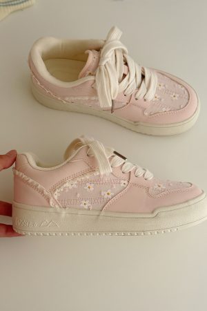 Women's 2025 Korean Style Summer Thin Breathable Thick-Soled White Board Shoes - Versatile Niche Design