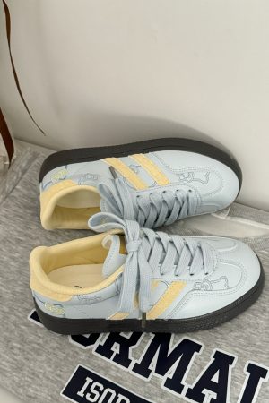 Women's 2025 New Versatile Soft Sole Sneakers - White Casual Kitty Training Shoes, Trendy Everyday Footwear