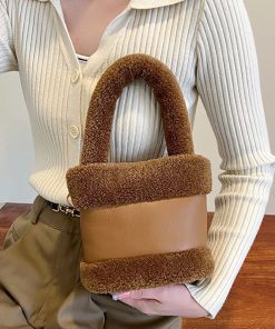 Women's 2025 Spring Summer Lamb Wool Bucket Bag, Color-Blocking Fluffy Handheld Plush Handbag
