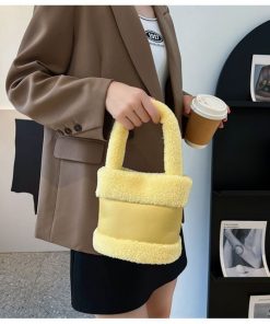 Women's 2025 Spring Summer Lamb Wool Bucket Bag, Color-Blocking Fluffy Handheld Plush Handbag